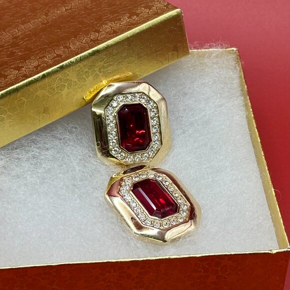VTG Large SwarovskI S.A.L. Red & Clear Crystal Clip Earrings - Picture 8 of 15